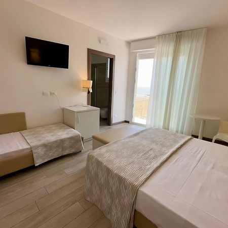 Hotel Nizza Frontemare Superior 3 Stelle リド・ディ・イエゾロ エクステリア 写真