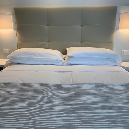 Hotel Nizza Frontemare Superior 3 Stelle リド・ディ・イエゾロ エクステリア 写真