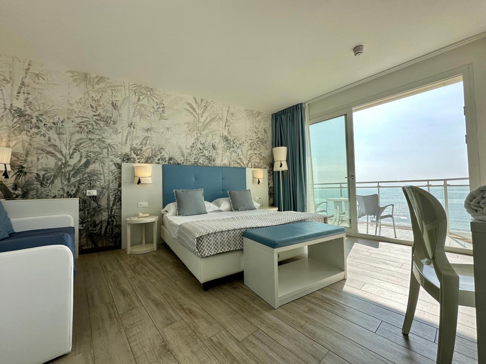 Hotel Nizza Frontemare Superior 3 Stelle リド・ディ・イエゾロ エクステリア 写真