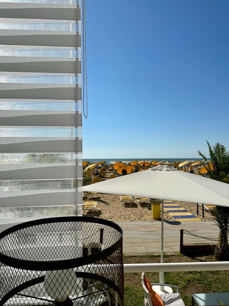 Hotel Nizza Frontemare Superior 3 Stelle リド・ディ・イエゾロ エクステリア 写真