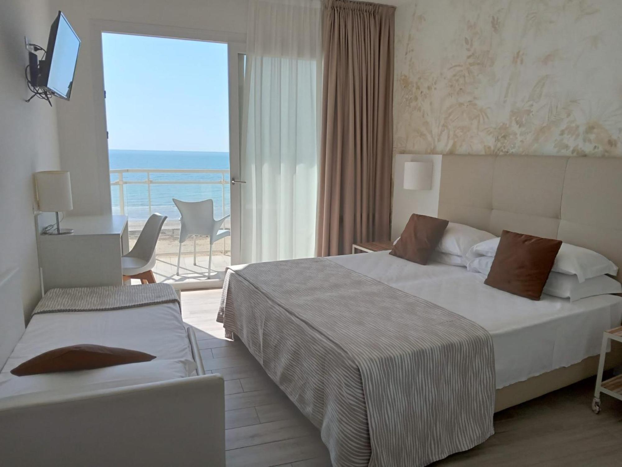 Hotel Nizza Frontemare Superior 3 Stelle リド・ディ・イエゾロ エクステリア 写真