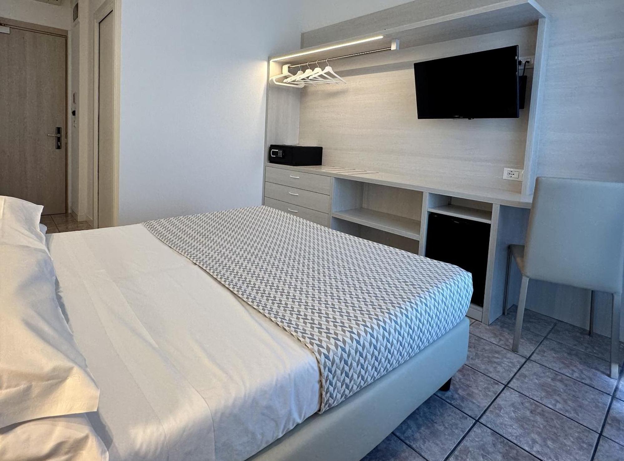 Hotel Nizza Frontemare Superior 3 Stelle リド・ディ・イエゾロ エクステリア 写真