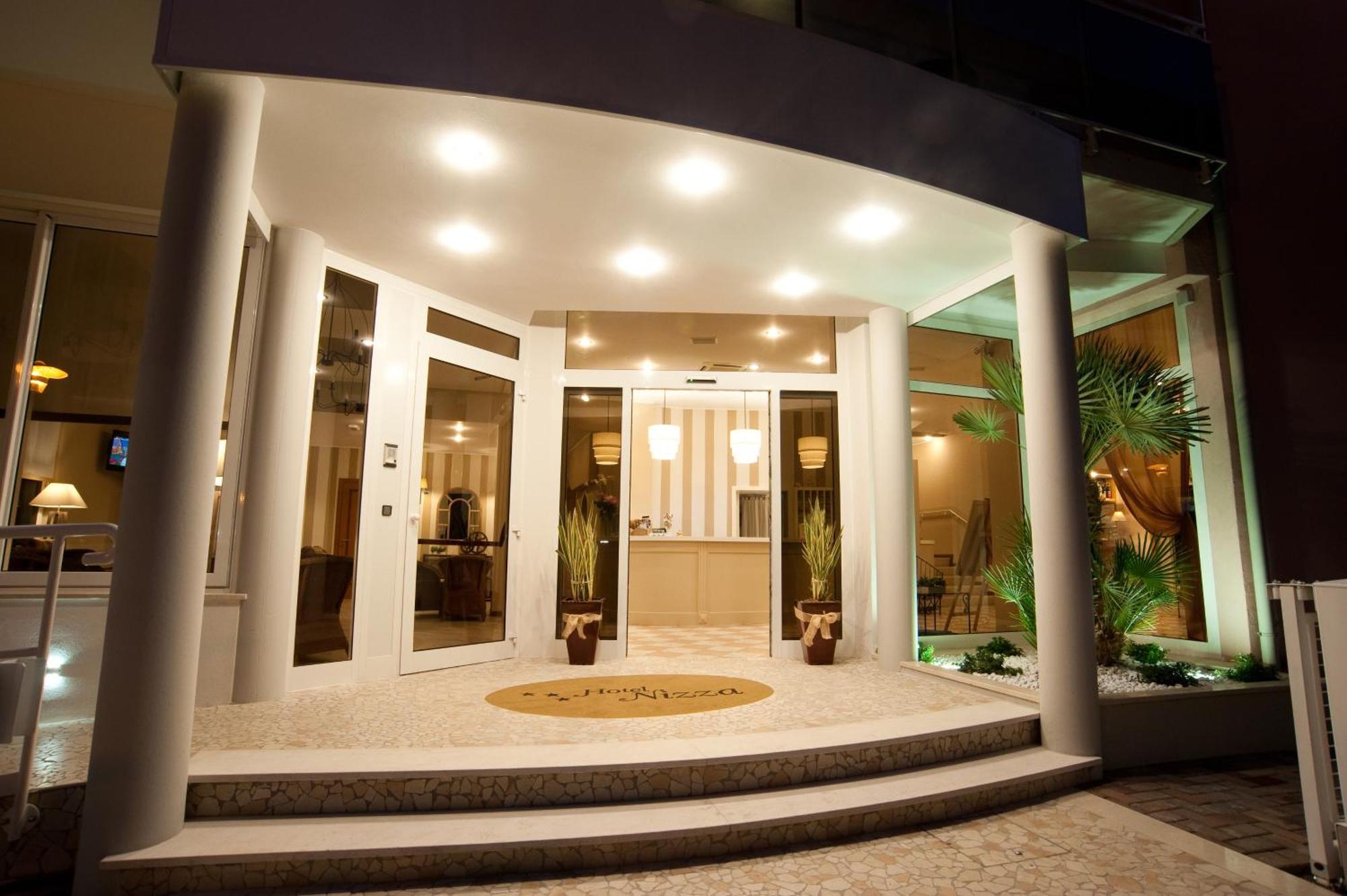 Hotel Nizza Frontemare Superior 3 Stelle リド・ディ・イエゾロ エクステリア 写真