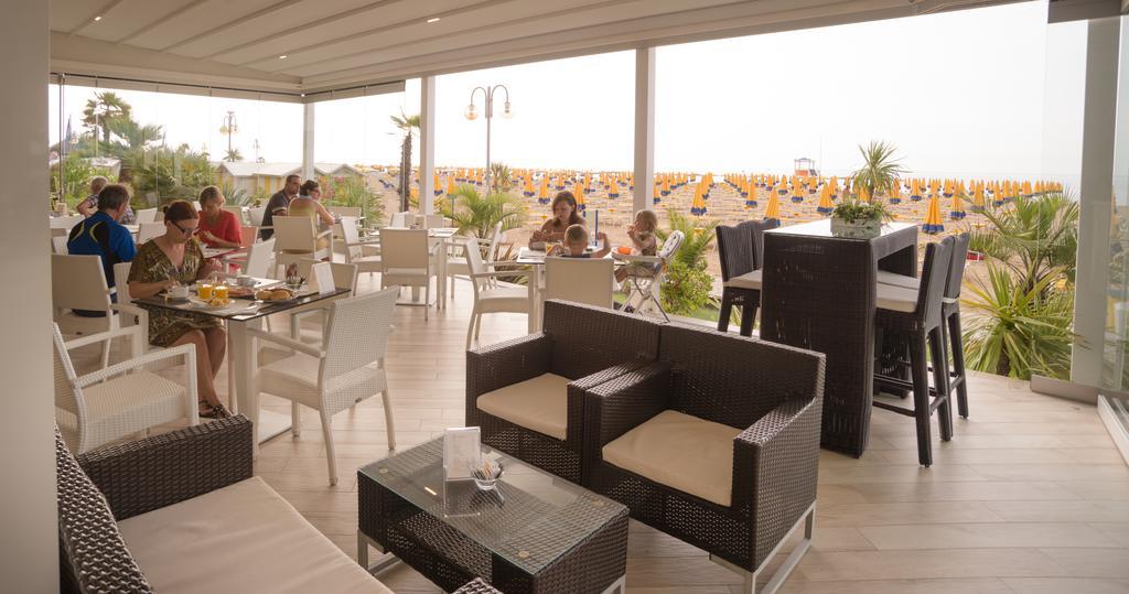 Hotel Nizza Frontemare Superior 3 Stelle リド・ディ・イエゾロ エクステリア 写真