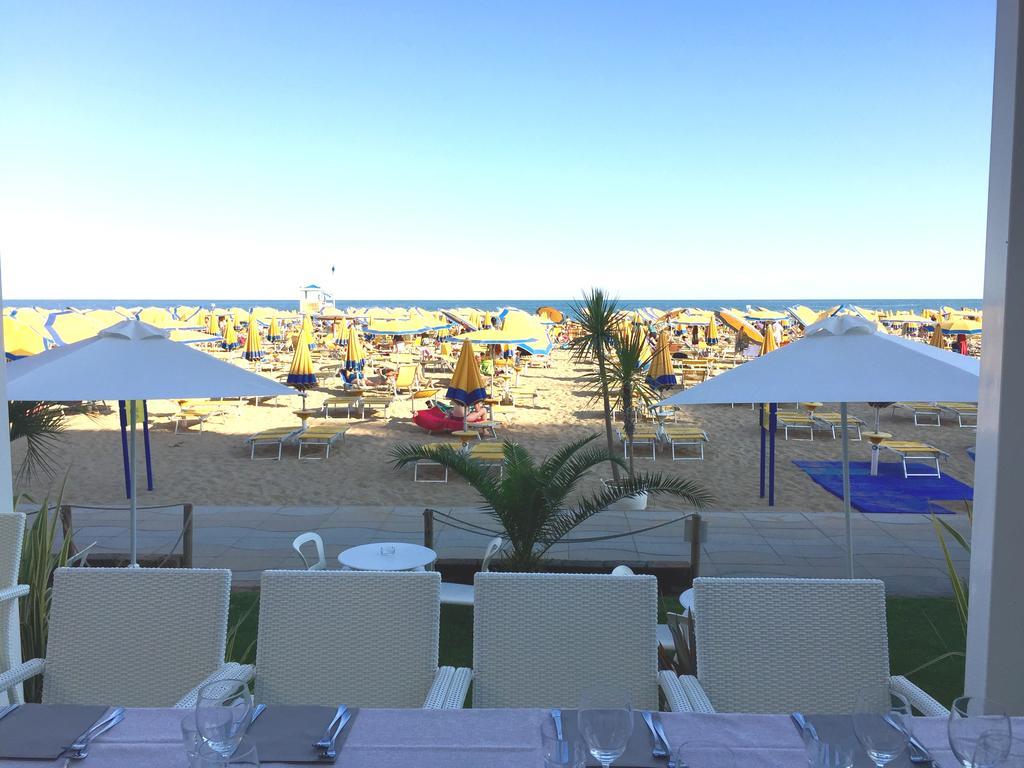 Hotel Nizza Frontemare Superior 3 Stelle リド・ディ・イエゾロ エクステリア 写真