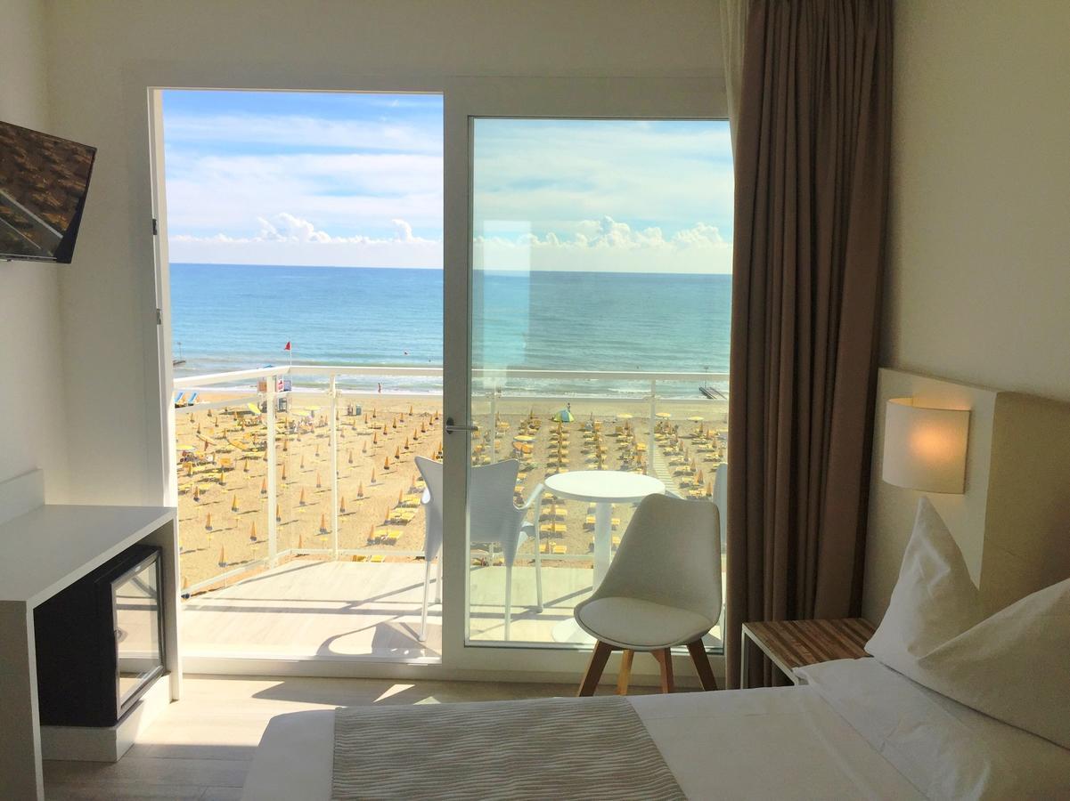 Hotel Nizza Frontemare Superior 3 Stelle リド・ディ・イエゾロ エクステリア 写真